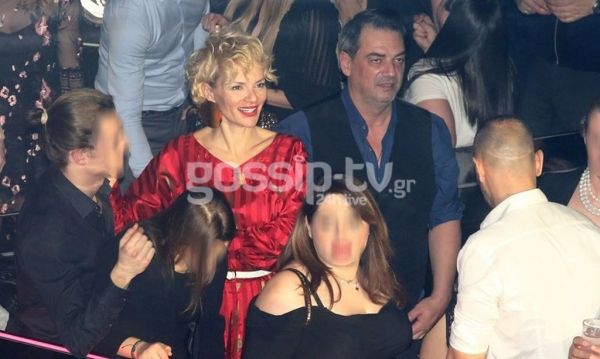 Έλενα Χριστοπούλου - Τόλης Κότσης: Τα καυτά φιλιά στα μπουζούκια!