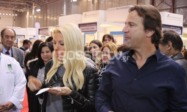 Μενεγάκη – Παντζόπουλος: Χεράκι χεράκι σε έξοδό τους – Το τρυφερό φιλί της Ελένης στον άντρα της