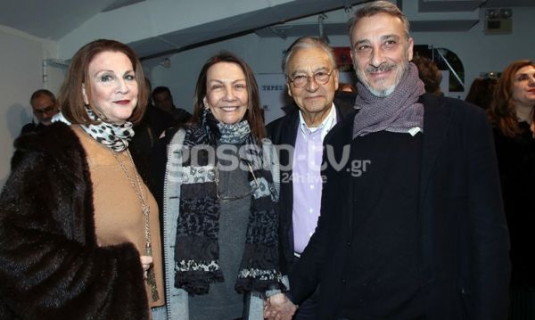 Η showbiz πήγε θέατρο