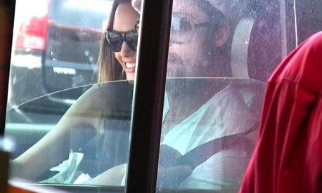 Στο αγαπημένο τους "εστιατόριο"