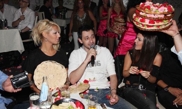 Ο Πάνος Καλίδης είναι ερωτευμένος