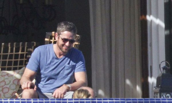 Η Aniston εξηγεί για τον Butler