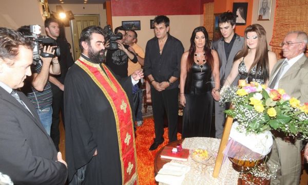 Το φωτογραφικό άλμπουμ του αρραβώνα της κόρης της Άντζελας