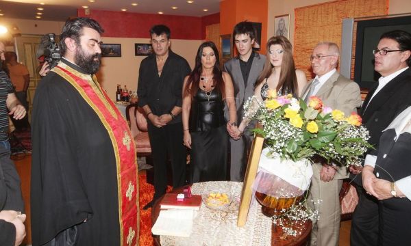 Το φωτογραφικό άλμπουμ του αρραβώνα της κόρης της Άντζελας