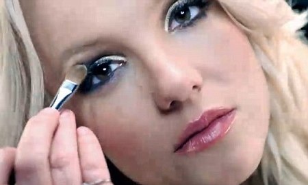 Video: Η «μαύρη» διαφήμιση της Britney