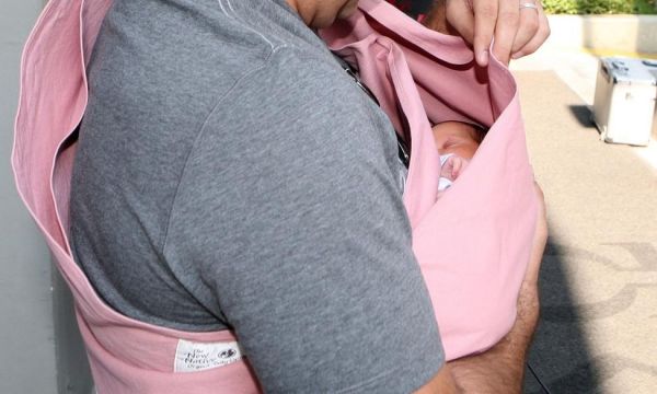 Καραβάτου-Κατσούλης: Οι πρώτες φωτό με την κόρη τους!