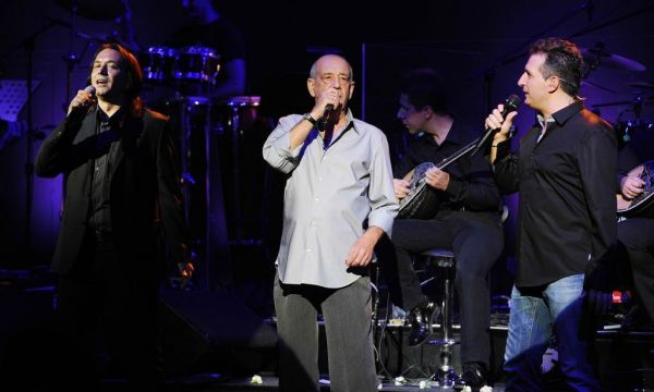 Η επιστροφή του Δημήτρη Μητροπάνου στη νυχτερινή Αθήνα (Φωτό)