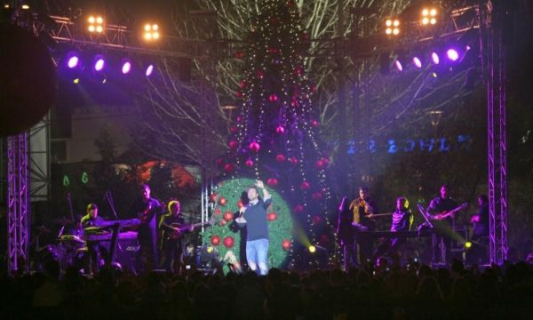 Ο Χρήστος Χολίδης «φέρνει» τα Χριστούγεννα