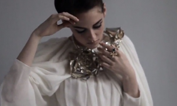 O Mario Testino φωτογραφίζει την Kristen Stewart