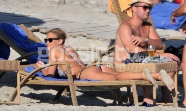 Διάσημο μοντέλο για δεύτερη φορά στην Μύκονο! (φωτό)