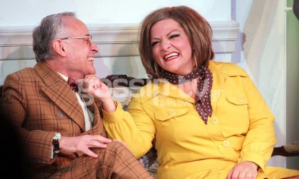 «Μια τρελή, τρελή σαραντάρα»: Όλη η showbiz στην πρεμιέρα! 