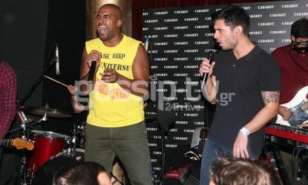 Η Συνατσάκη κοιτάει αλλού όταν ο Στρατής είναι on stage