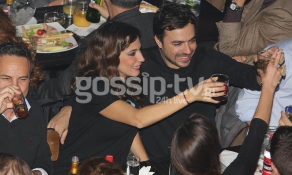 Τα καυτά φιλιά της Κατερίνας Παπουτσάκη με τον Παναγιώτη Πιλαφά! (φωτό)