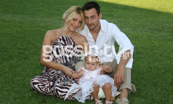 Η βάφτιση της δεύτερης κόρης του Πάνου Καλίδη (φωτό)