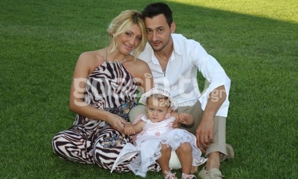 Η βάφτιση της δεύτερης κόρης του Πάνου Καλίδη (φωτό)