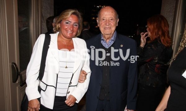 Λαμπερά εγκαίνια για το Δημοτικό θέατρο Πειραιά