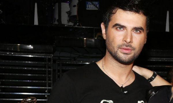 Ποιος γνωστός τραγουδιστής δήλωσε: «Θα παντρευόμουν την Ελένη Μενεγάκη και αύριο!»