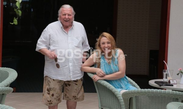 Κώστας Βουτσάς: Με την αγαπημένη του στην Ρόδο!