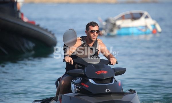 Γιάννης Γκούμας: Jet ski με τους γιους του στην Μύκονο