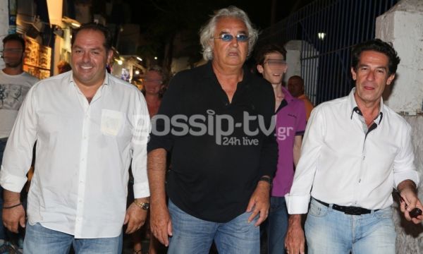 Ο Φλάβιο Μπριατόρε στην Μύκονο!