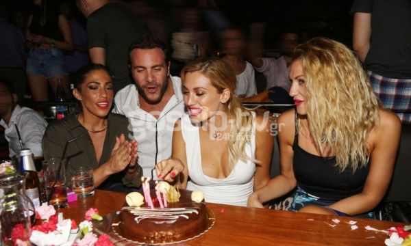 Κωνσταντίνα Σπυροπούλου: Γιόρτασε τα γενέθλια της με καλούς φίλους