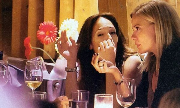 Ζέτα Μακρυπούλια: Για φαγητό με τις φίλες της στο Κολωνάκι 