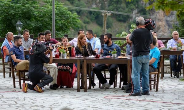 «Επιστροφή στο χωριό»: H Ευτυχία Φράγκου στο Γαρδίκι Τρικάλων