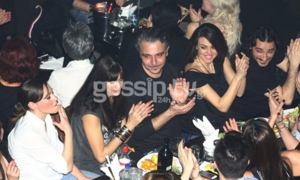 Ερωτευμένα ζευγάρια σε… τρελά κέφια