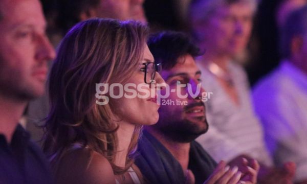 Ζέτα Δούκα: Ποιος είναι ο γοητευτικός συνοδός στο πλευρό της που την κάνει και χαμογελά;