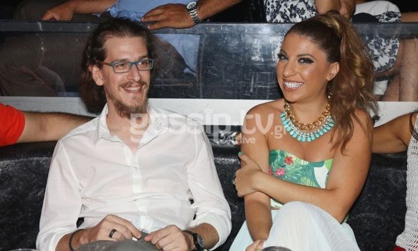 Μελίνα Μακρή: Με τον σύντροφό της στα μπουζούκια