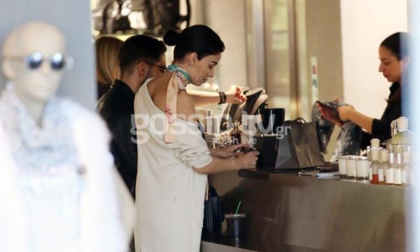 Ελένη Φουρέιρα: Σικάτη και ανανεωμένη για ψώνια στη Γλυφάδα 