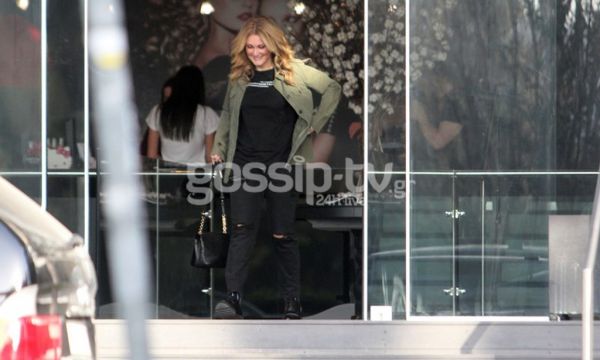 Νατάσα Θεοδωρίδου: Casual και εντυπωσιακή στη Γλυφάδα