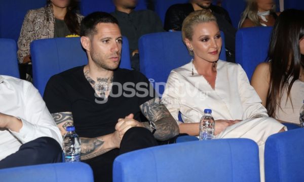 Στο πλευρό του Κασιδόκωστα η Τάμτα στην επίσημη πρεμιέρα της ταινίας του