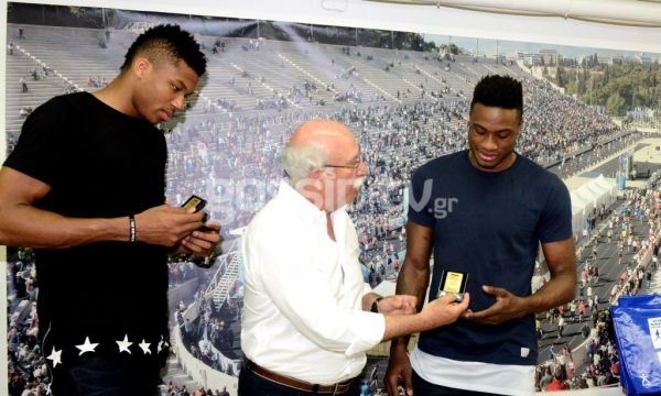 Πρεσβευτές του ΑΜΑ ο Γιάννης και ο Θανάσης Αντετοκούνμπο