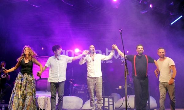 Ο Πάνος Μουζουράκης στον Κήπο Μεγάρου Μουσικής