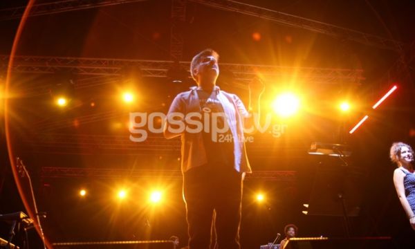 Φοίβος Δεληβοριάς: Επέστρεψε για μια βραδιά στον «Κήπο της Εδέμ»