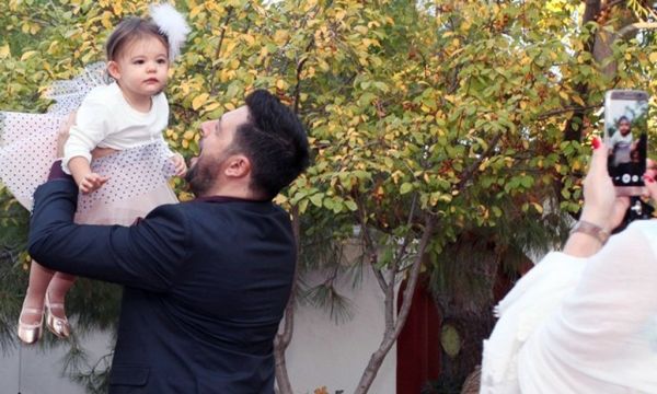   Οι πρώτες φωτογραφίες από τη βάφτιση της κόρης του Χειμωνέτου! 