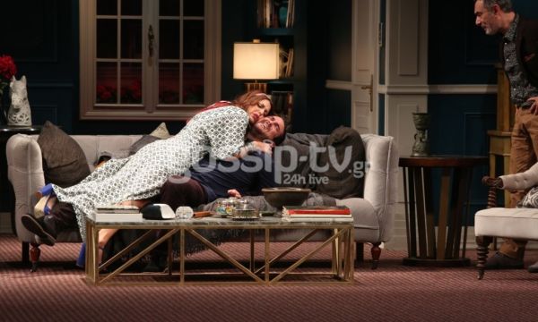 Το «Δείπνο ηλιθίων» έκανε πρεμιέρα 