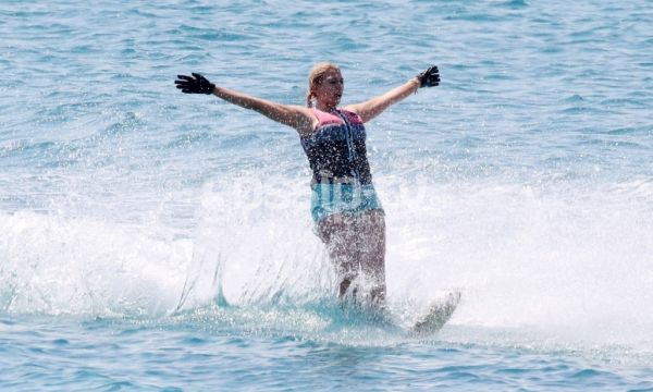 «Σκίζει» τα κύματα η…