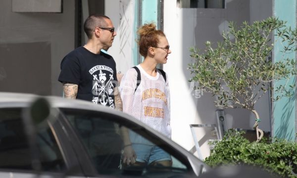 Τάμτα – Πάρις: Χέρι – χέρι στη Γλυφάδα