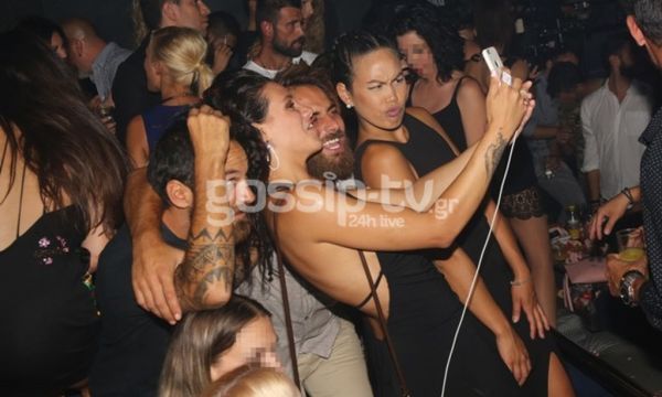 Το βαρύ ζεϊμπέκικο του Μάριου Πρίαμου στον Χολίδη, οι selfies και το γλέντι μέχρι το πρωί!