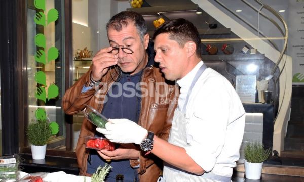 Εγκαίνια στην ιστορική Στοά Νικολούδη