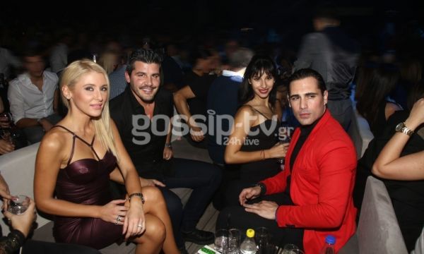 Κέντρο Αθηνών: «Καυτά» φιλιά για ερωτευμένο ζευγάρι της showbiz