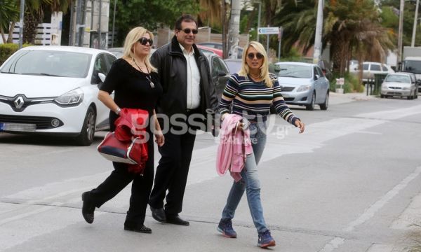Κωνσταντίνα Σπυροπούλου: Πρωινή βόλτα με τους γονείς της 