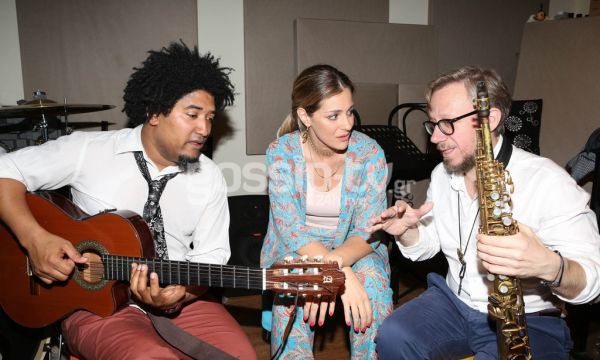 Νατάσα Μποφίλου: Ένα μοναδικό live με Yoel Soto και Δημήτρη Τσάκα