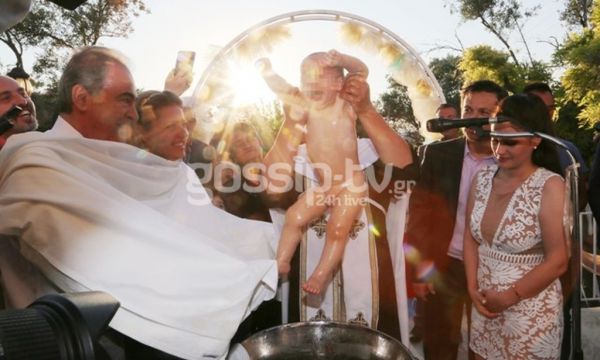 Μέρα χαράς για πασίγνωστο Έλληνα ηθοποιό! Το φωτογραφικό άλμπουμ από τη βάφτιση του γιου του! 