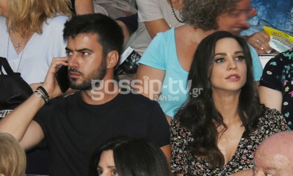 Τσιμιτσέλης-Γερονικολού: Έκαναν την πρώτη δημόσια εμφάνισή τους και αγκαλιάστηκαν μπροστά στον φακό!