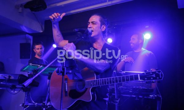 Ο Διονύσης Σχοινάς με νέο look!