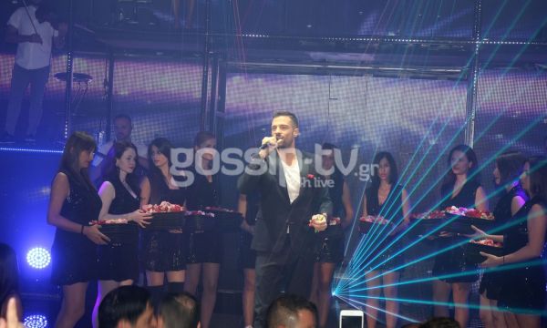 Σέξι παρουσίες στον Κωνσταντίνο Αργυρό!