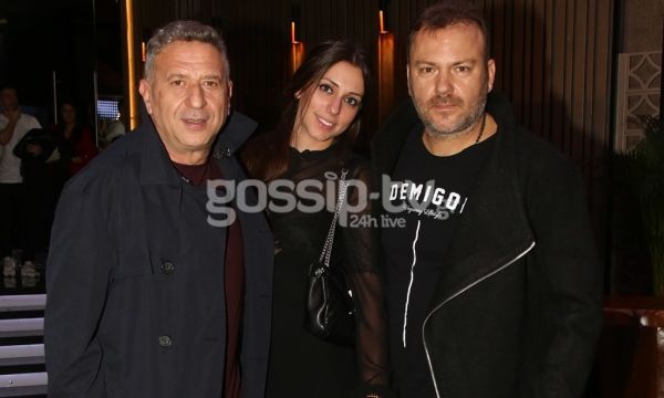 Τόνυ Δημητρίου: Βραδινή έξοδος με τη σύντροφό του και τον Κώστα Κόκλα (φωτο)
